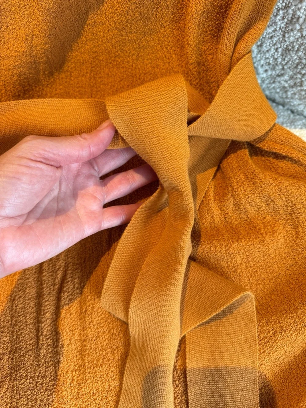 Uniqlo Women's Short-Sleeve Belted Midi Dress in Mustard Yellow 💛 - Picture 7 of 7